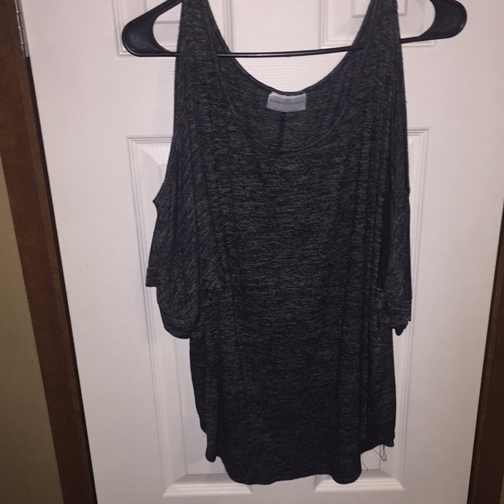 Open shoulder top
